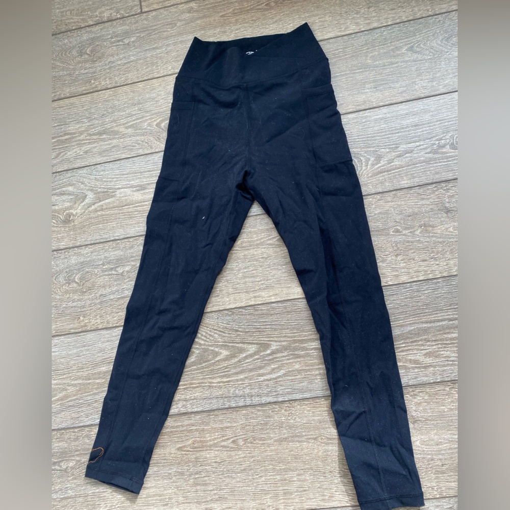 Cara Loren workout leggings with V front waist